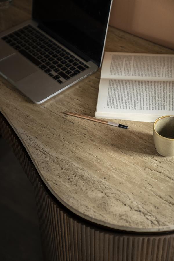 Bureau Mari | Bruin