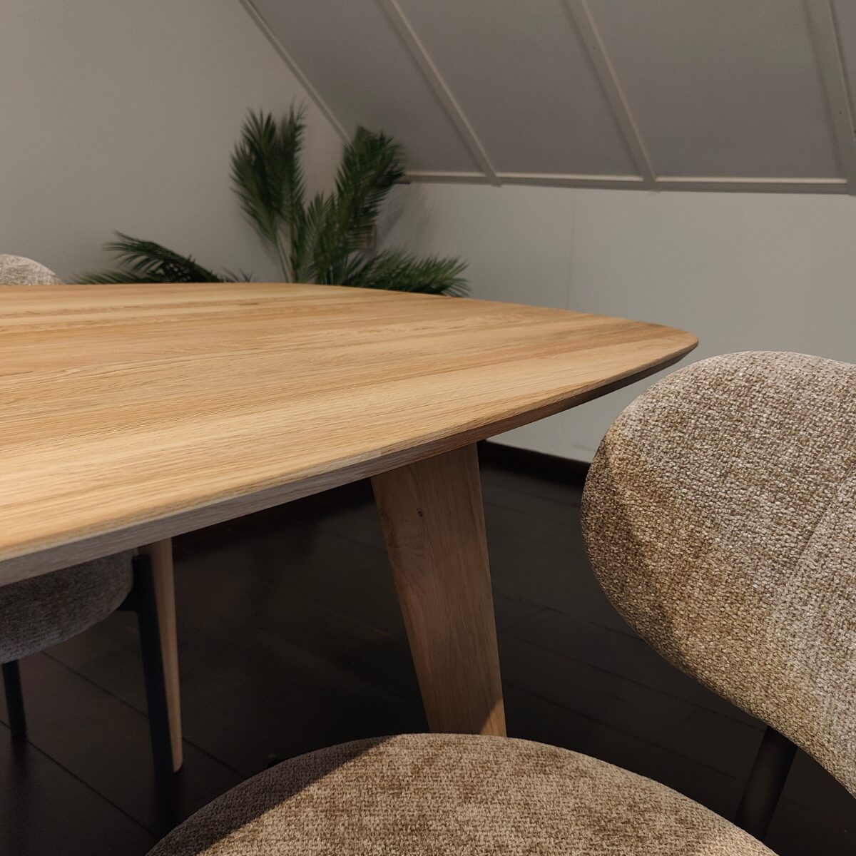 Eettafel Trapani Deens Ovaal 220×100| Hoekpoten | Naturel