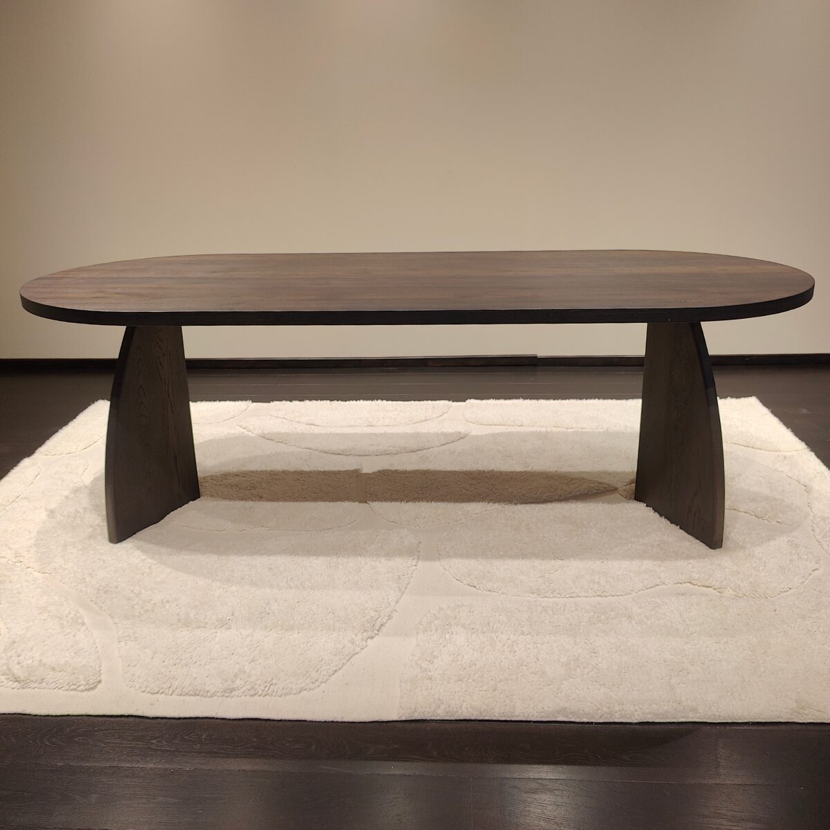 Eettafel Aragon Plat Ovaal 300×110| V-poot | Maatwerk mogelijk
