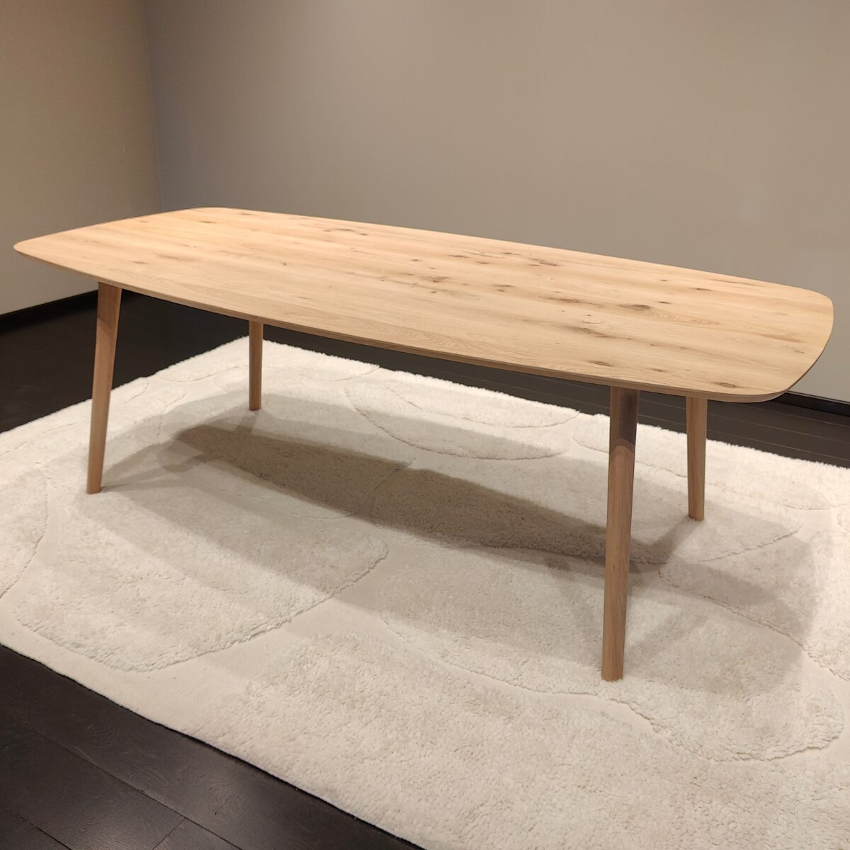 Eettafel Karfoe Deens Ovaal 26mm | 240×110 | Hoekpoten | Maatwerk Mogelijk