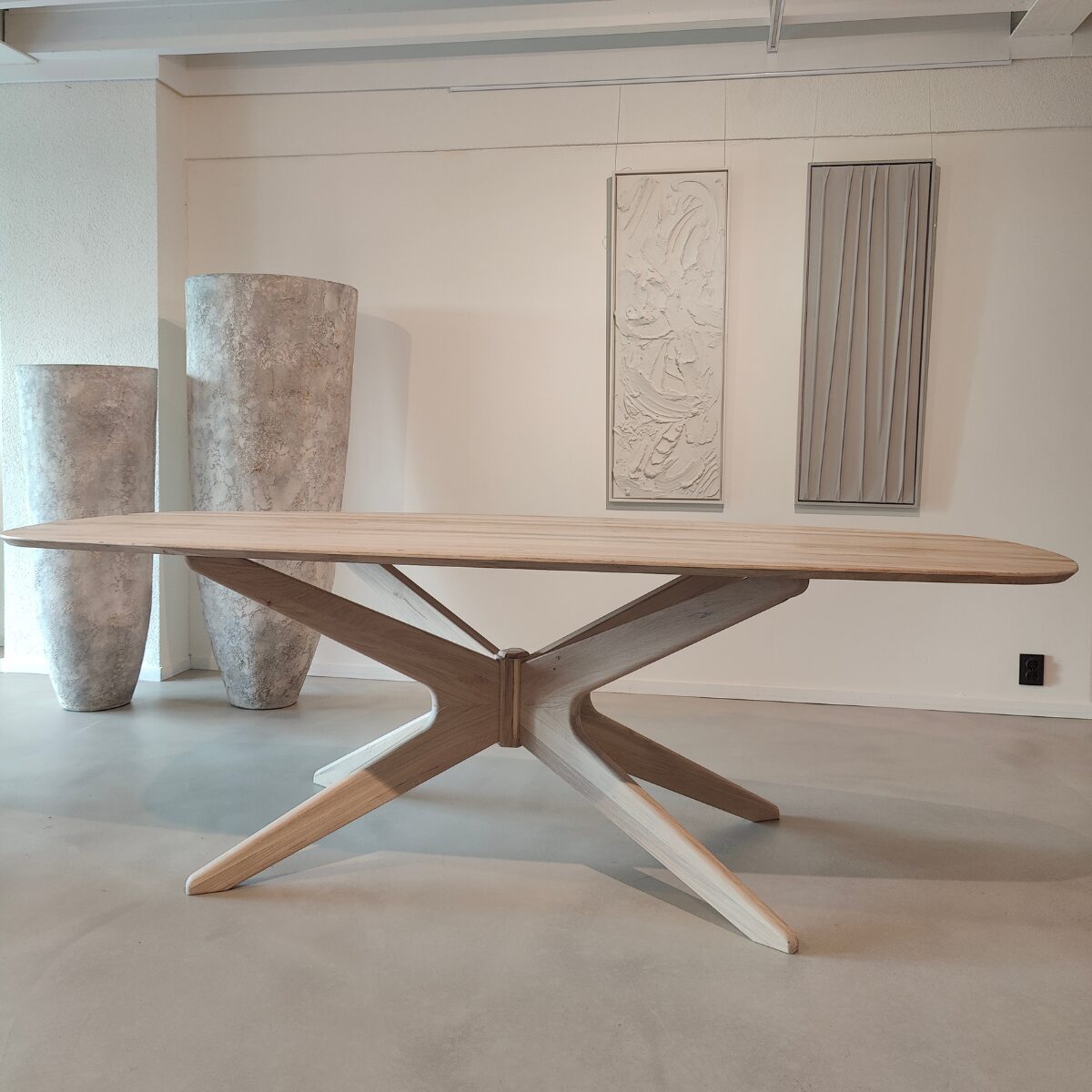 Eettafel Trapani Deens Ovaal 220×100| Kruispoot | Showmodel