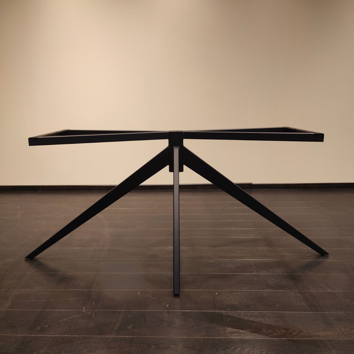 Eettafel Isernia Organisch 180×100 | Astra Poot | Maatwerk mogelijk