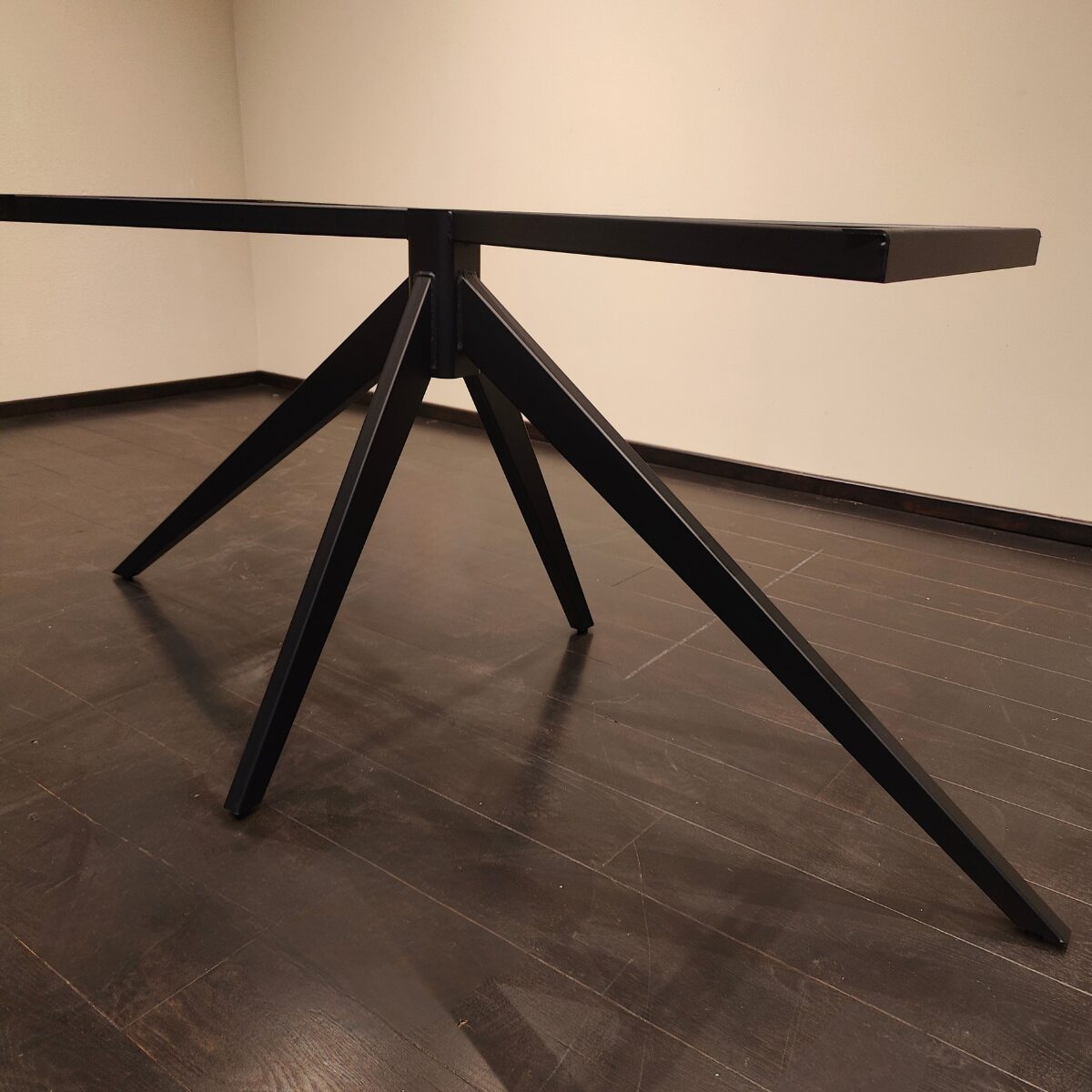 Eettafel Isernia Organisch 180×100 | Astra Poot | Maatwerk mogelijk
